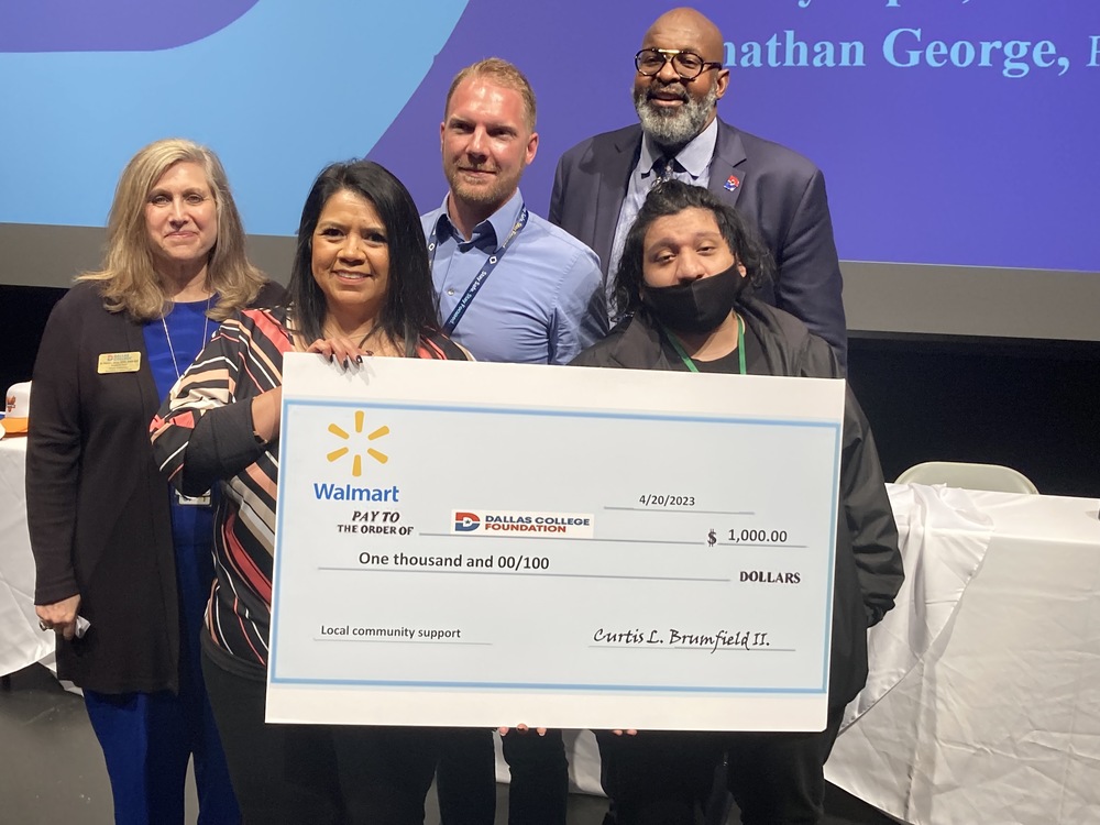 Student wins $1,000 scholarship to Dallas College